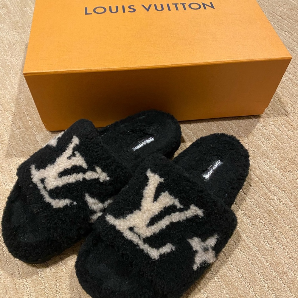 Louis Vuitton Paseo flat comfort mule